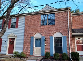 114 Pear Tree Ln, Franklin Park, NJ 08823