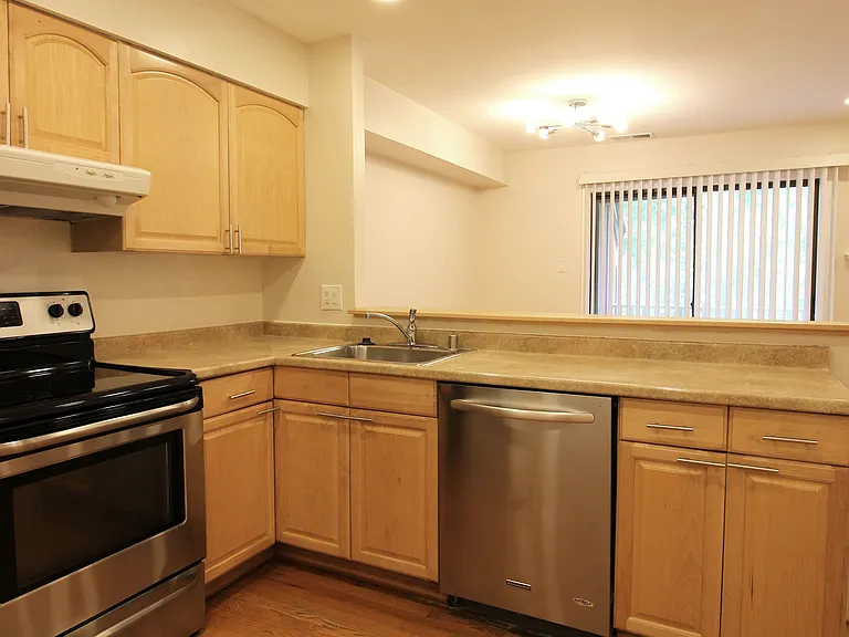3946 El Camino Pl #11 — Photo 10