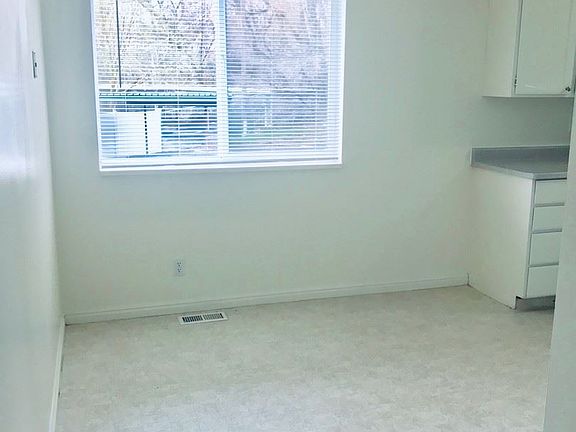 4th image of 1741 E Holladay Blvd APT 16