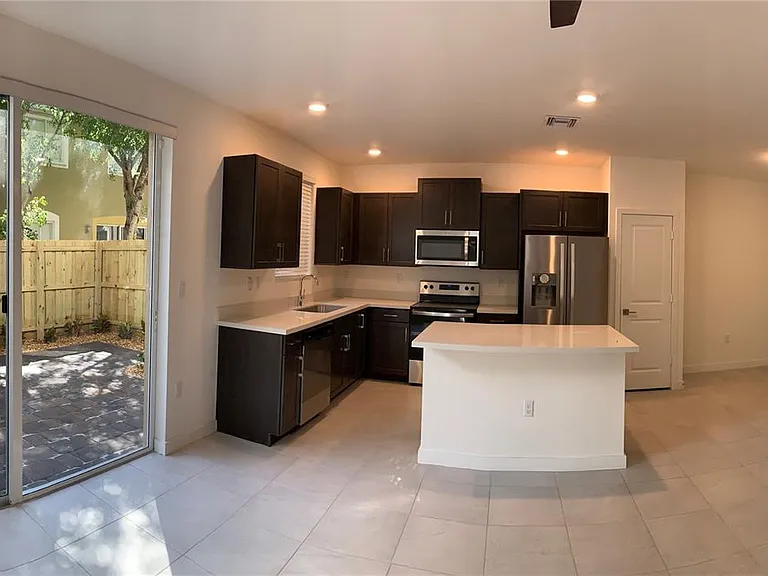 1078 SE 23rd Ter #1078 — Photo 8