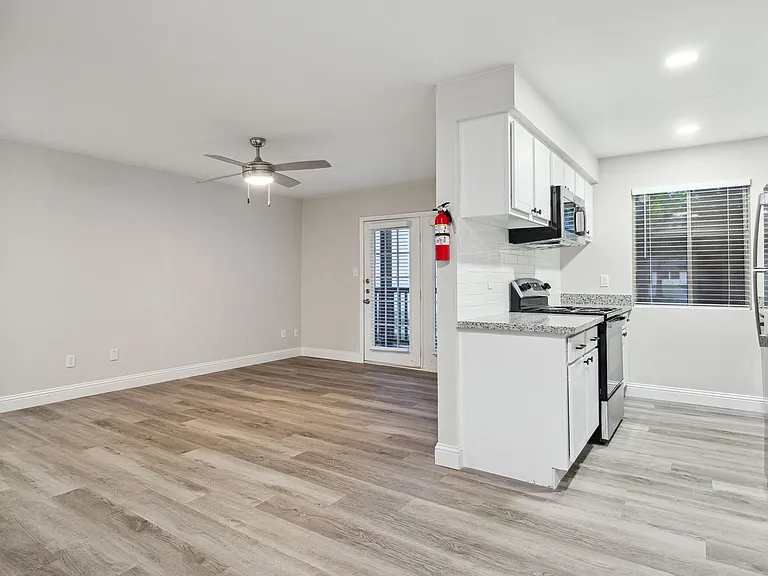 Haven at Briargrove — Photo 14