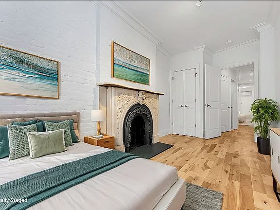 5th image of 404 W 22nd St #1B