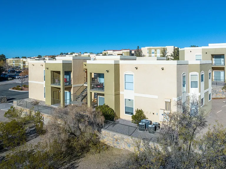 Cuestas-Apartment-Homes-(21)