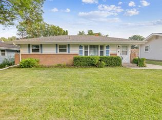 4729 Mohawk Rd, Rockford, IL 61107