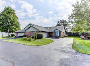 3130 Lakeview Ct, Springfield, OH 45503