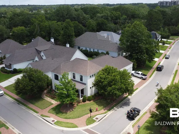 624 Carolina Ct, Point Clear, AL 36532
