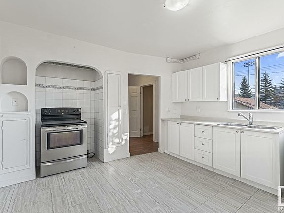 5th image of 10847 92nd St NW