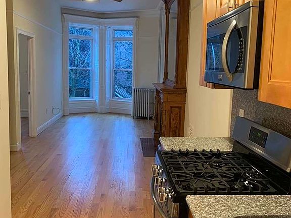 3rd image of 531A Washington Ave APT 3