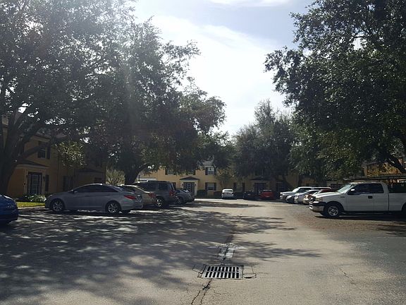 4th image of 209 Lewfield Cir
