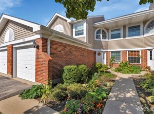 726 Happfield Dr, Arlington Heights, IL 60004