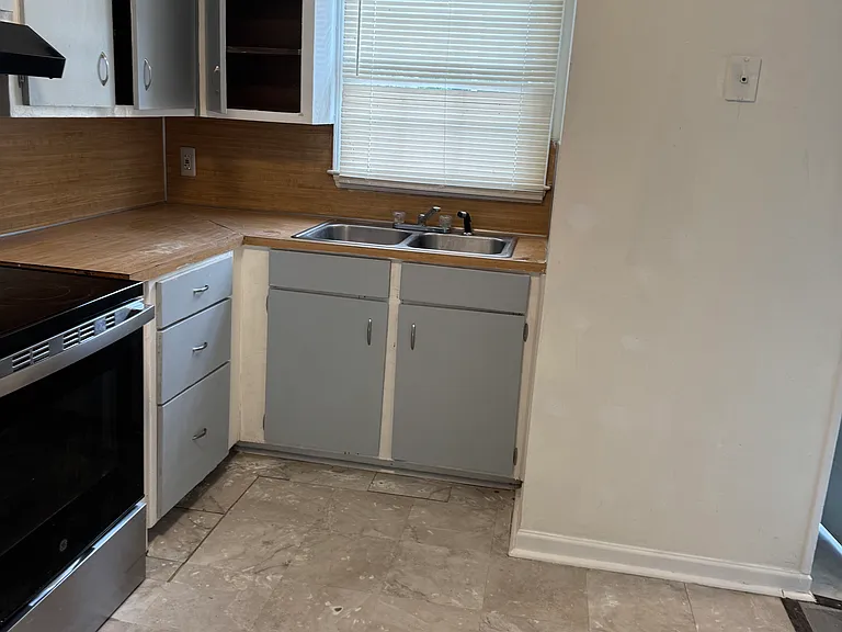 100 Lafayette Ct #1 — Photo 4