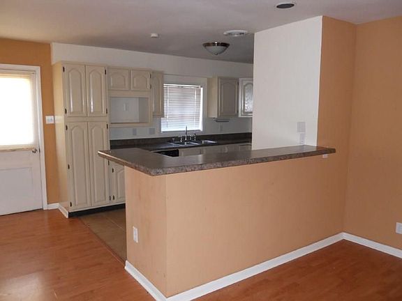 4th image of 4901 Lubbock Ave