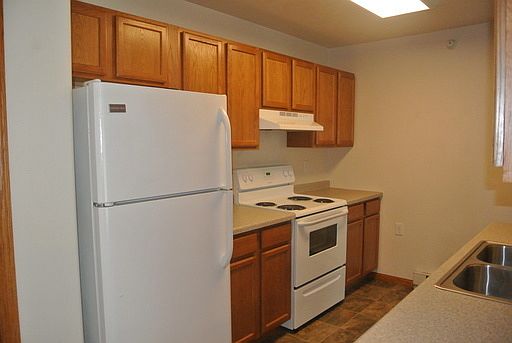 4th image of 825 43rd St SE APT 203