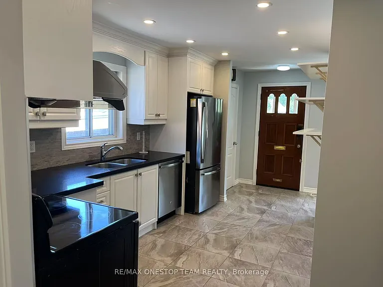 936 Pharmacy Ave — Photo 6