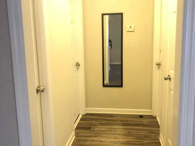 212 E Paces Dr — Photo 4