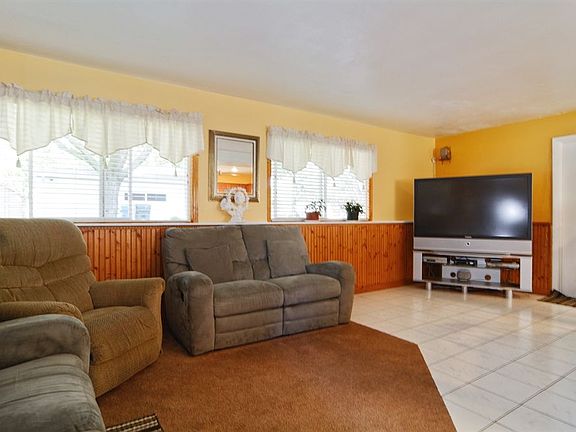 4th image of 394 Virginia Dr