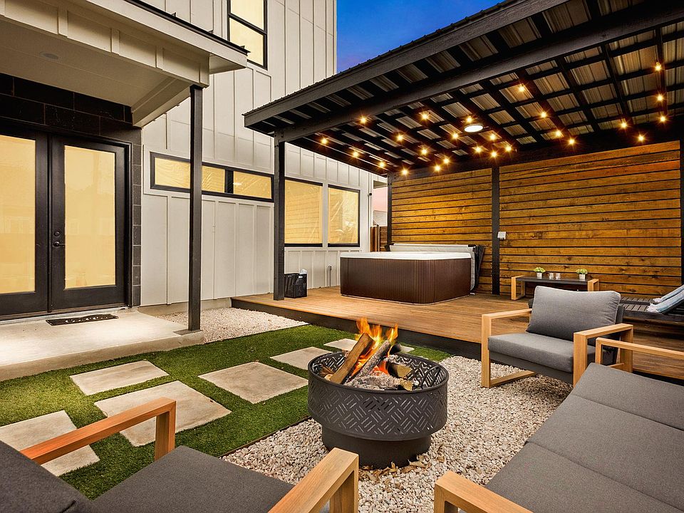 1st image of 4418 Red River St #1
