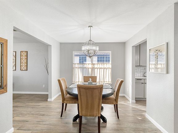 5th image of 2753 Larkspur Ln