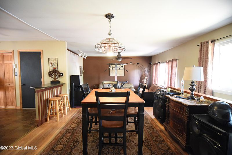 4th image of 57 Trottingham Road