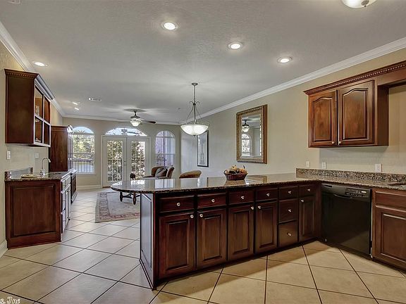 5th image of 451 Lakeland Dr APT A8