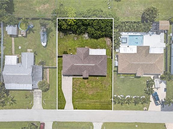 2nd image of 18560 Holly RD