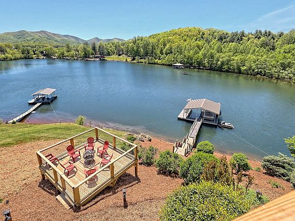 3rd image of 1652 Stonecrest Cir