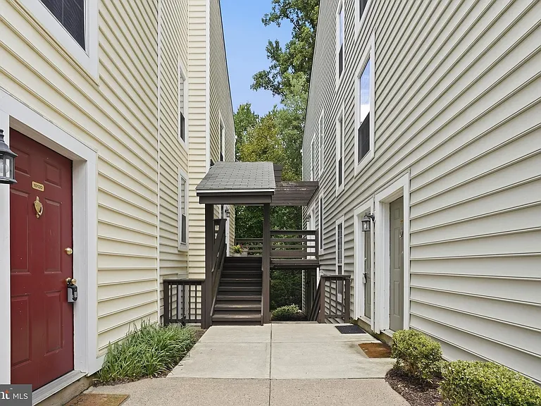 10118 Oakton Terrace Rd #10118 — Photo 15