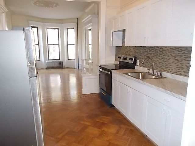 1st image of 692 Park Pl #3