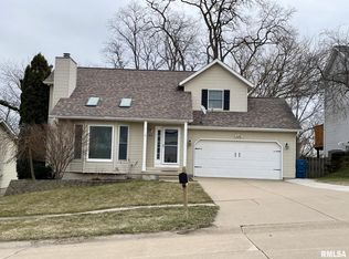 613 N 4th St, Le Claire, IA