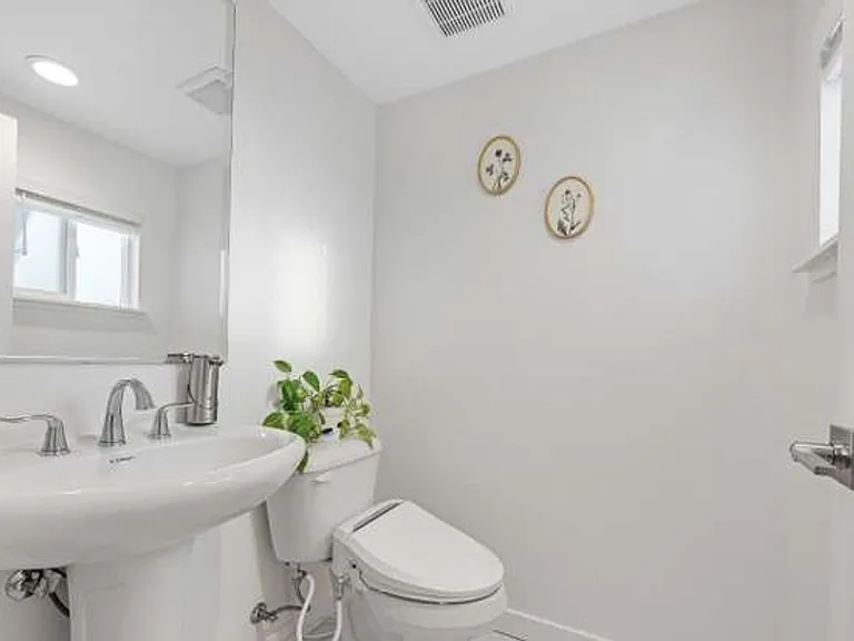1747 Linden Ln — Photo 16