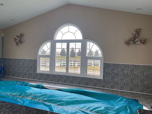 2nd image of 817 Greystone Dr