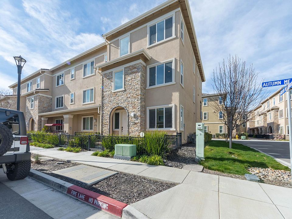 1st image of 523 Autumn Meadow Dr