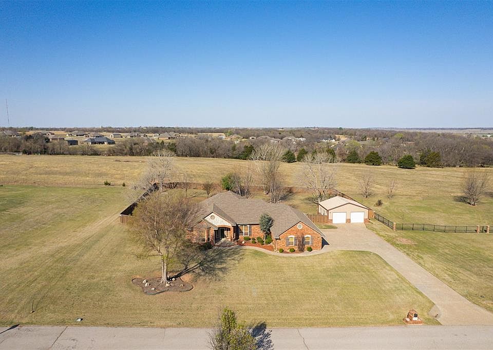 1st image of 1307 Whispering Ridge Dr