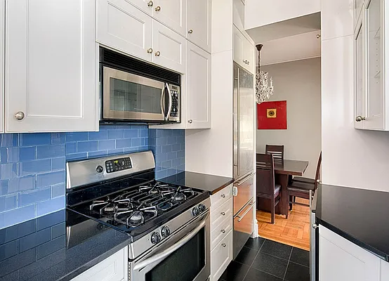 Sold by Warburg | media 20