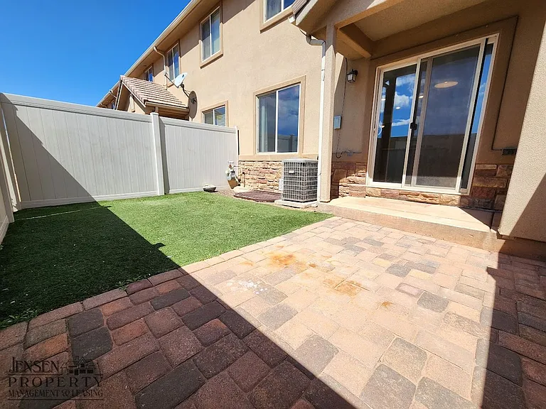 1000 E Bluff View Dr #94 — Photo 28