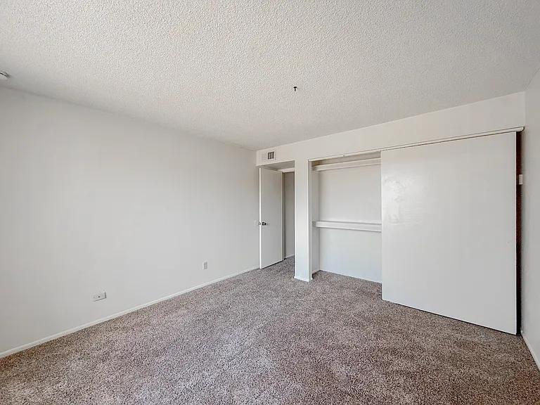 812 W Duke Dr — Photo 12