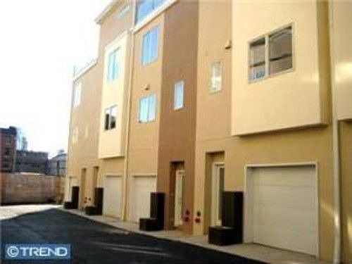 2nd image of 211 Brown St Unit 20