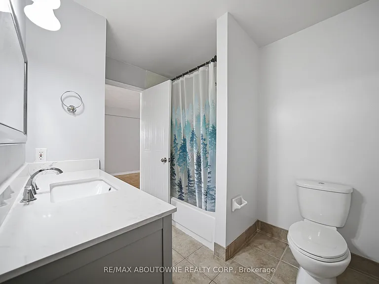 146 Bankside Dr N #UPPER — Photo 20