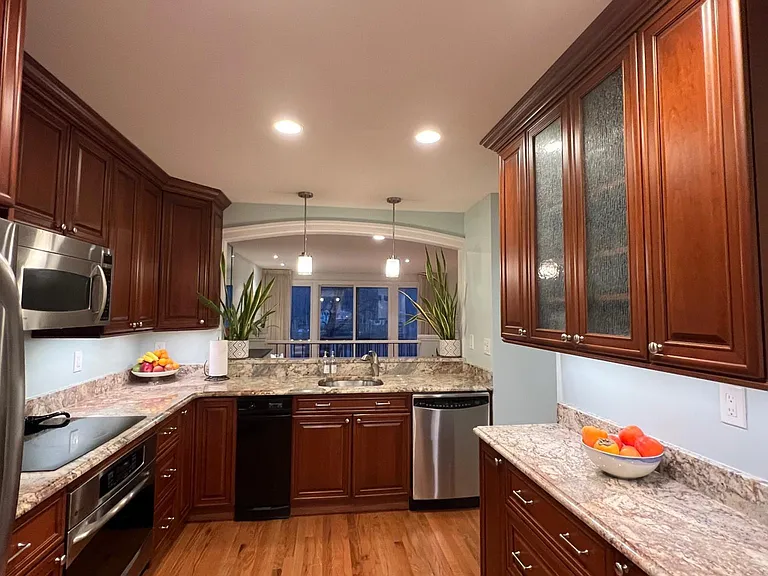 First floor: kitchen