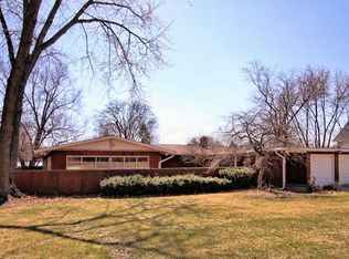 2010 Prairie St, Aurora, IL 60506