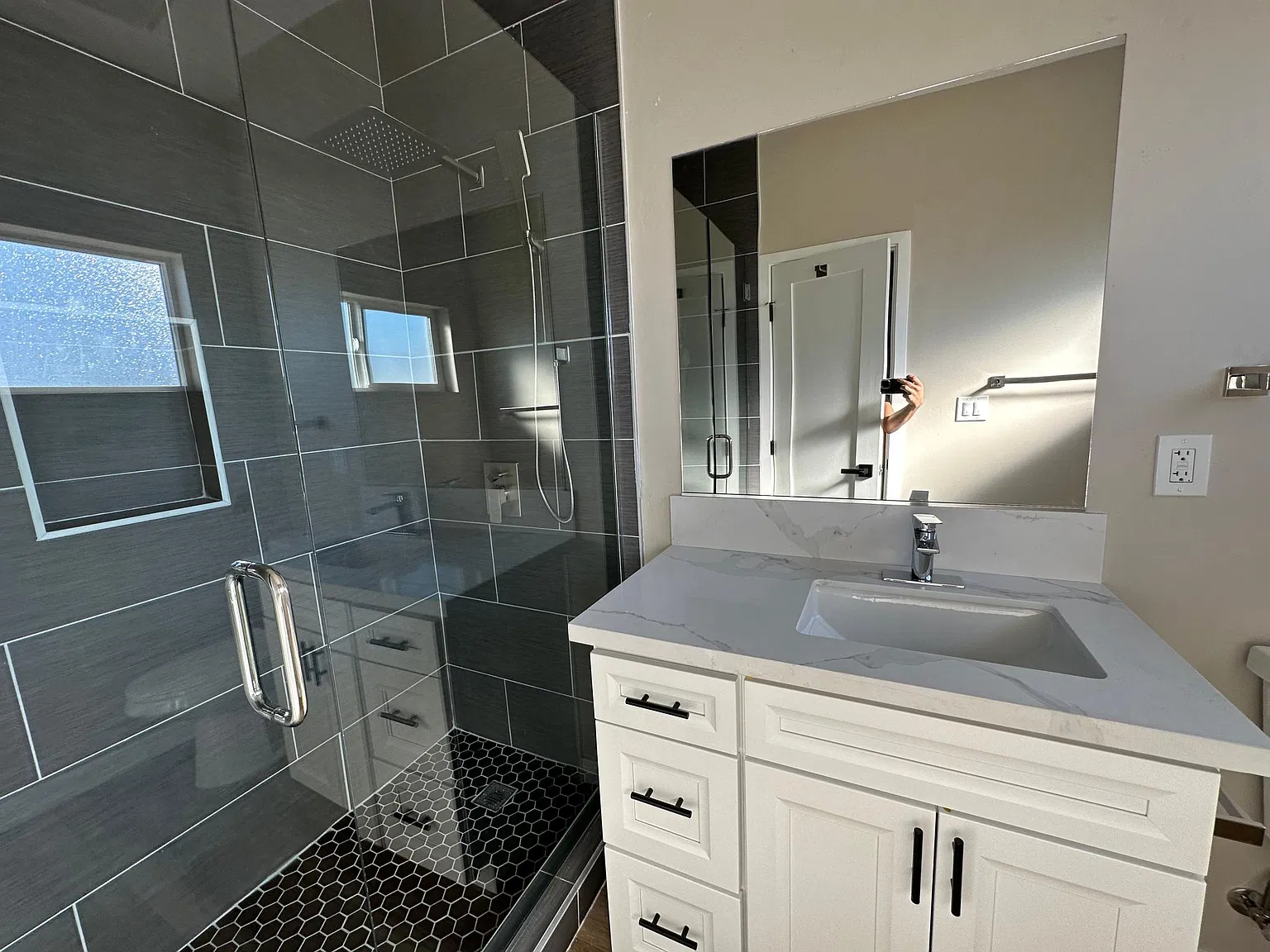 4 bed, 1200 sqft, $6,000 — Photo 3