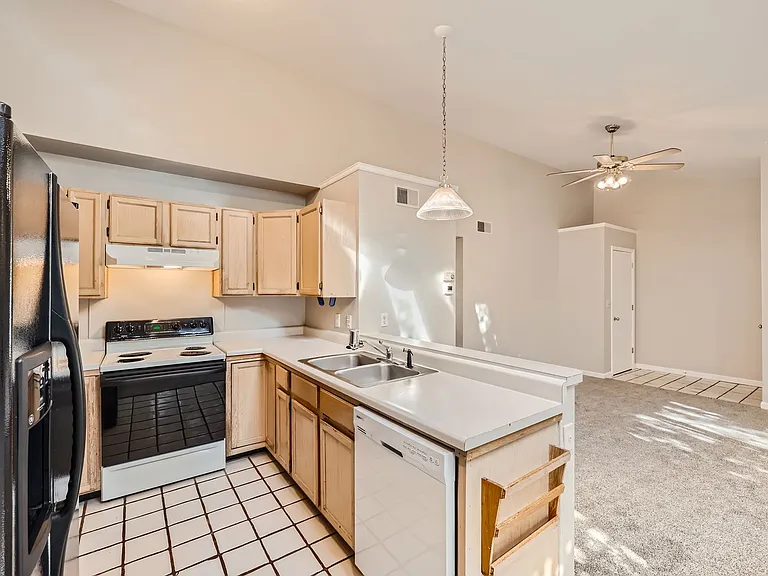 691 Canyon Dr — Photo 13