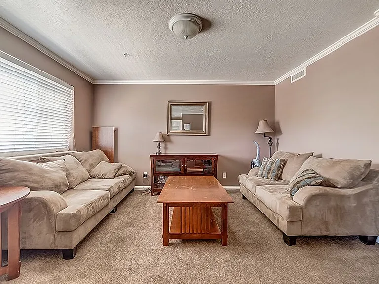 239 E 300 N #204 — Photo 5
