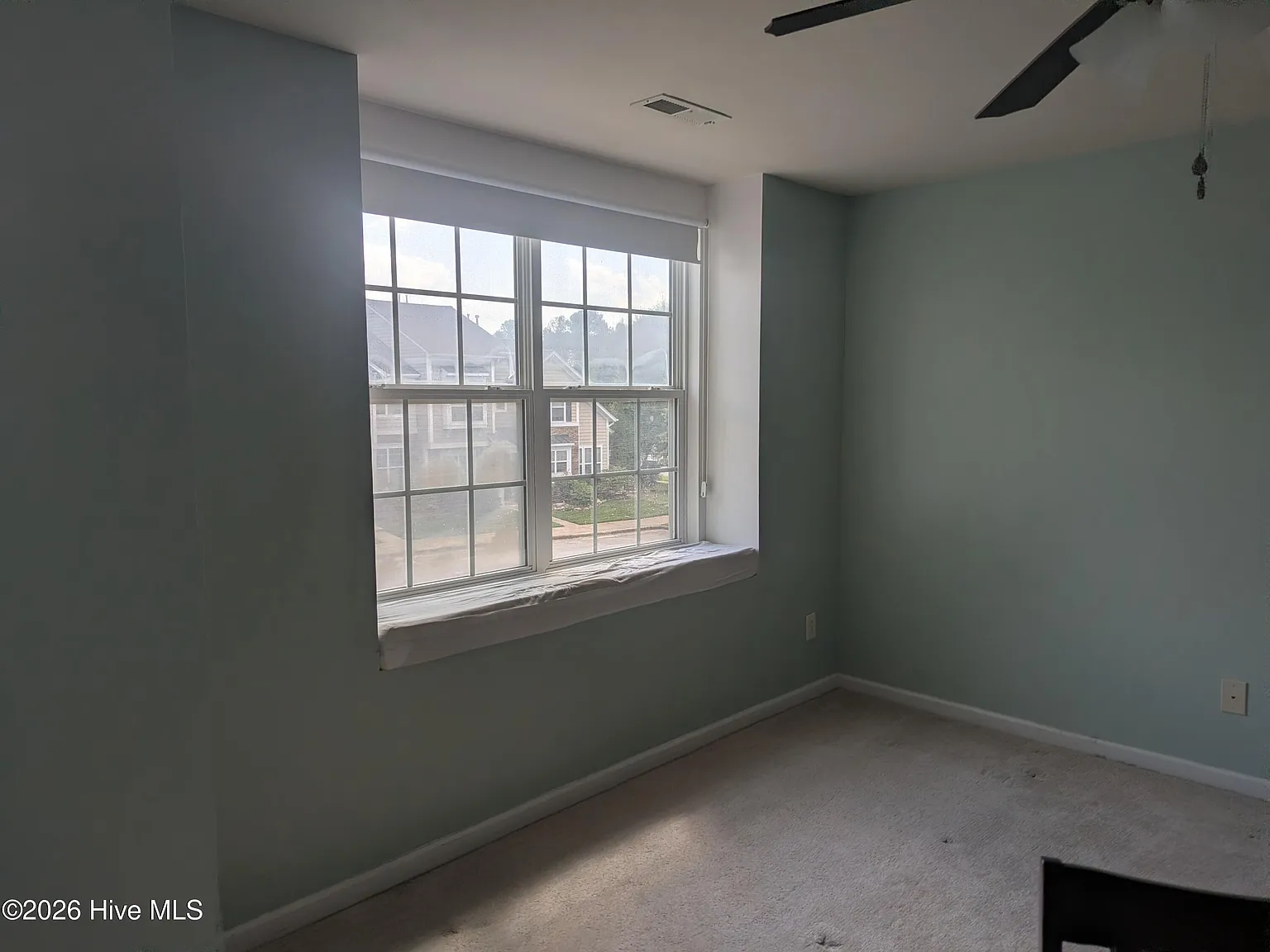 3 bed, 2.5 bath, $1,925 — Photo 2
