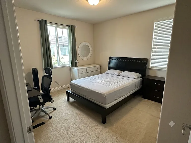 Upstairs Bedroom2