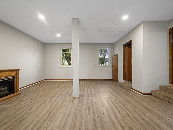 5th image of 123 Crestwood Dr