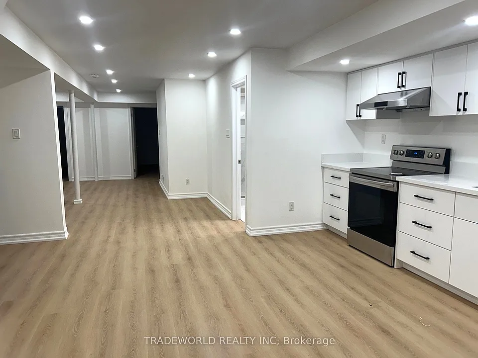 142 Shady Oaks Ave #BASEMENT