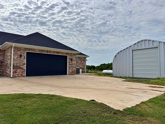 2nd image of 8 Gilbert Rd