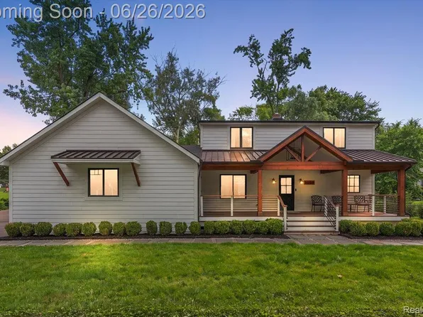 5150 Cheyenne Ave, Waterford, MI 48327