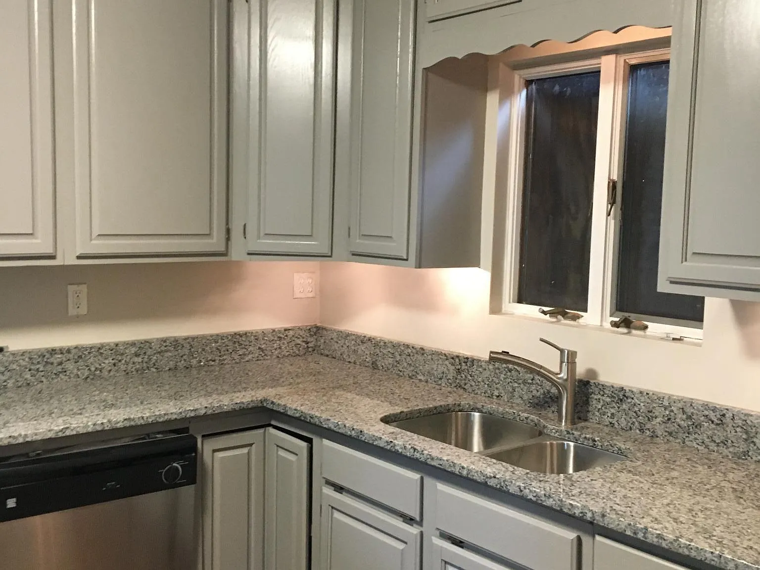 4 bed, 1700 sqft, $1,990 — Photo 3
